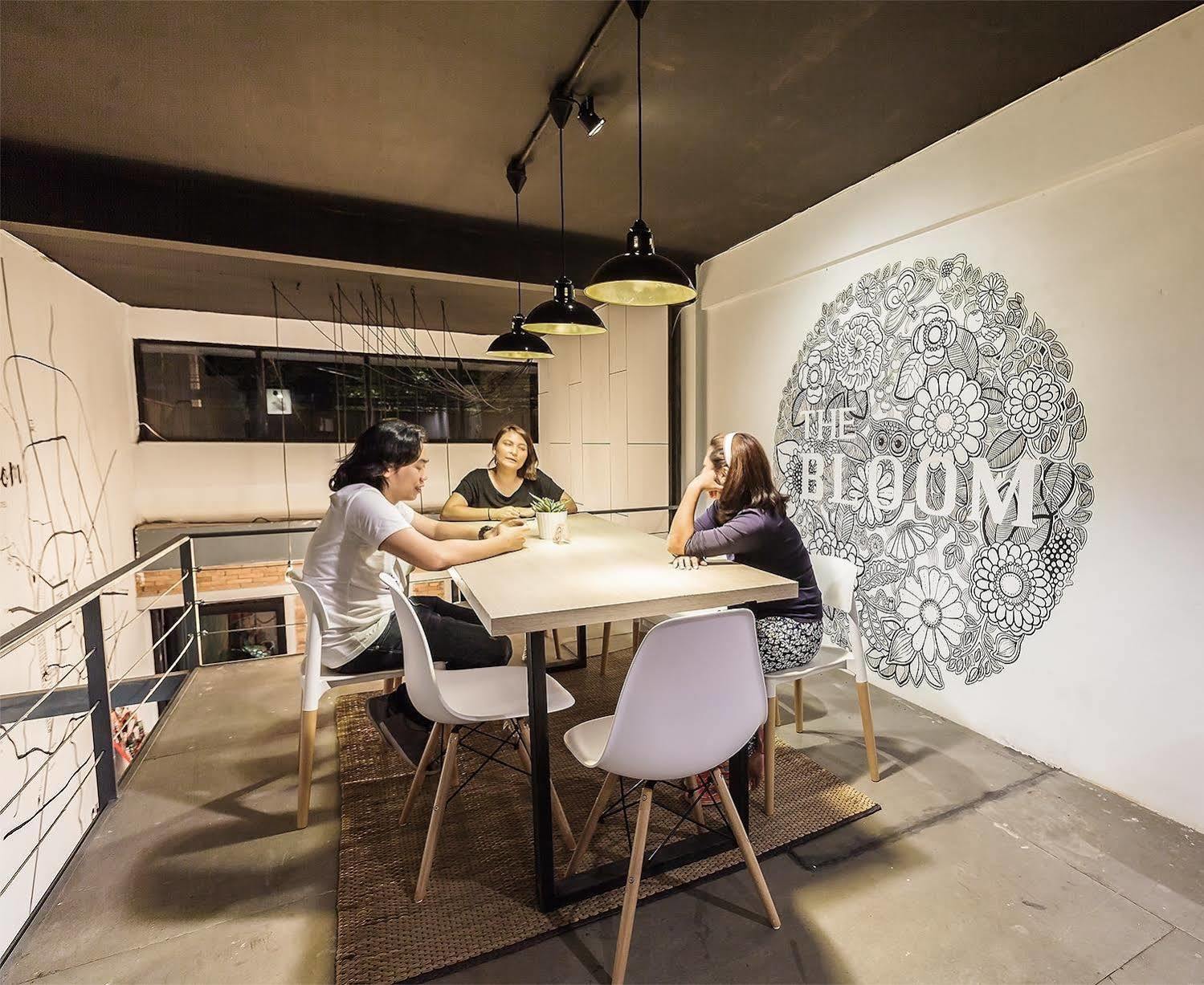 צ'יאנג מאי Bloomz Hostel מראה חיצוני תמונה